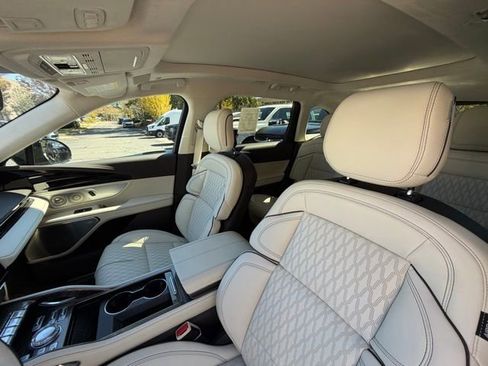 New 2026 Lincoln Nautilus Black Label w/ Jet Appearance Package image 13