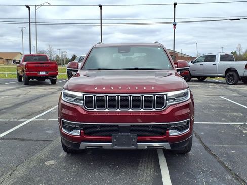 Used 2022 Jeep Wagoneer Series III w/ Premium Group I image 2