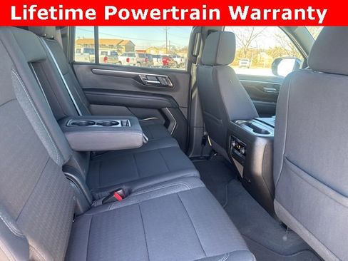 Used 2025 Chevrolet Suburban LS image 16