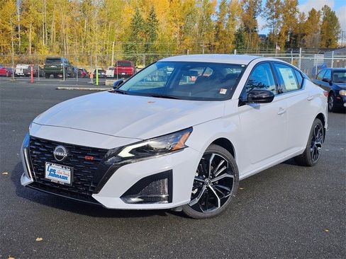 New 2025 Nissan Altima 2.5 SR image 1