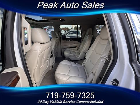 Used 2016 Cadillac Escalade Premium AWD/4WD image 17
