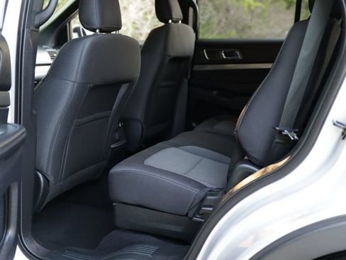 Used 2019 Ford Explorer XLT FWD image 23