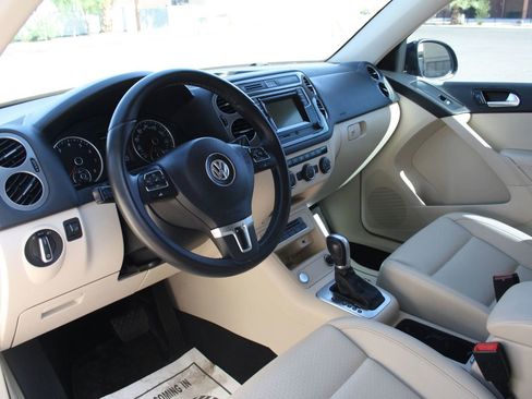 Used 2016 Volkswagen Tiguan S FWD image 15