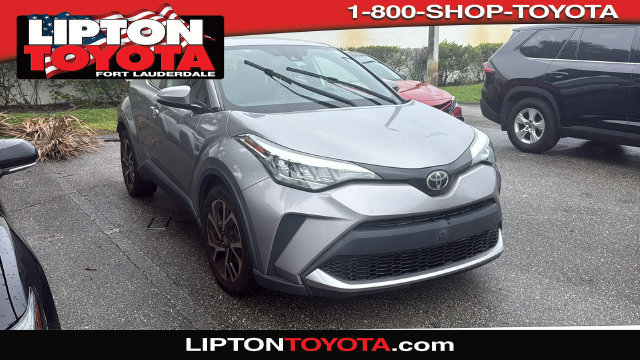 Used 2020 Toyota C-HR XLE FWD image 1