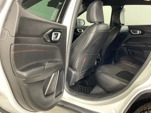 Used 2025 Jeep Compass Trailhawk AWD/4WD image 13