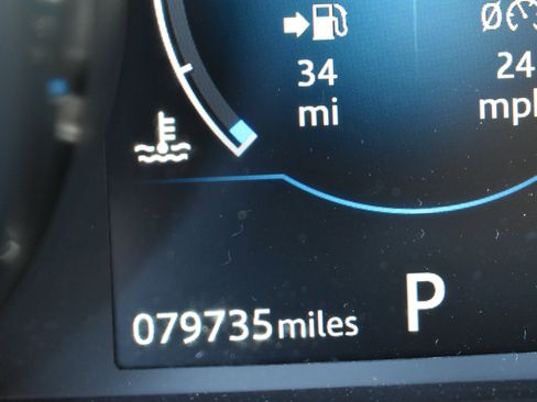 Used 2018 Jaguar F-PACE S image 18