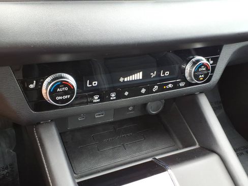 Used 2024 Mitsubishi Outlander SE AWD/4WD image 19