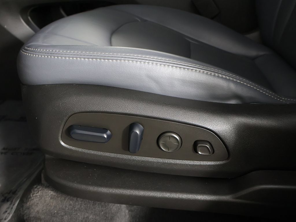 Used 2024 Buick Enclave Premium FWD image 34