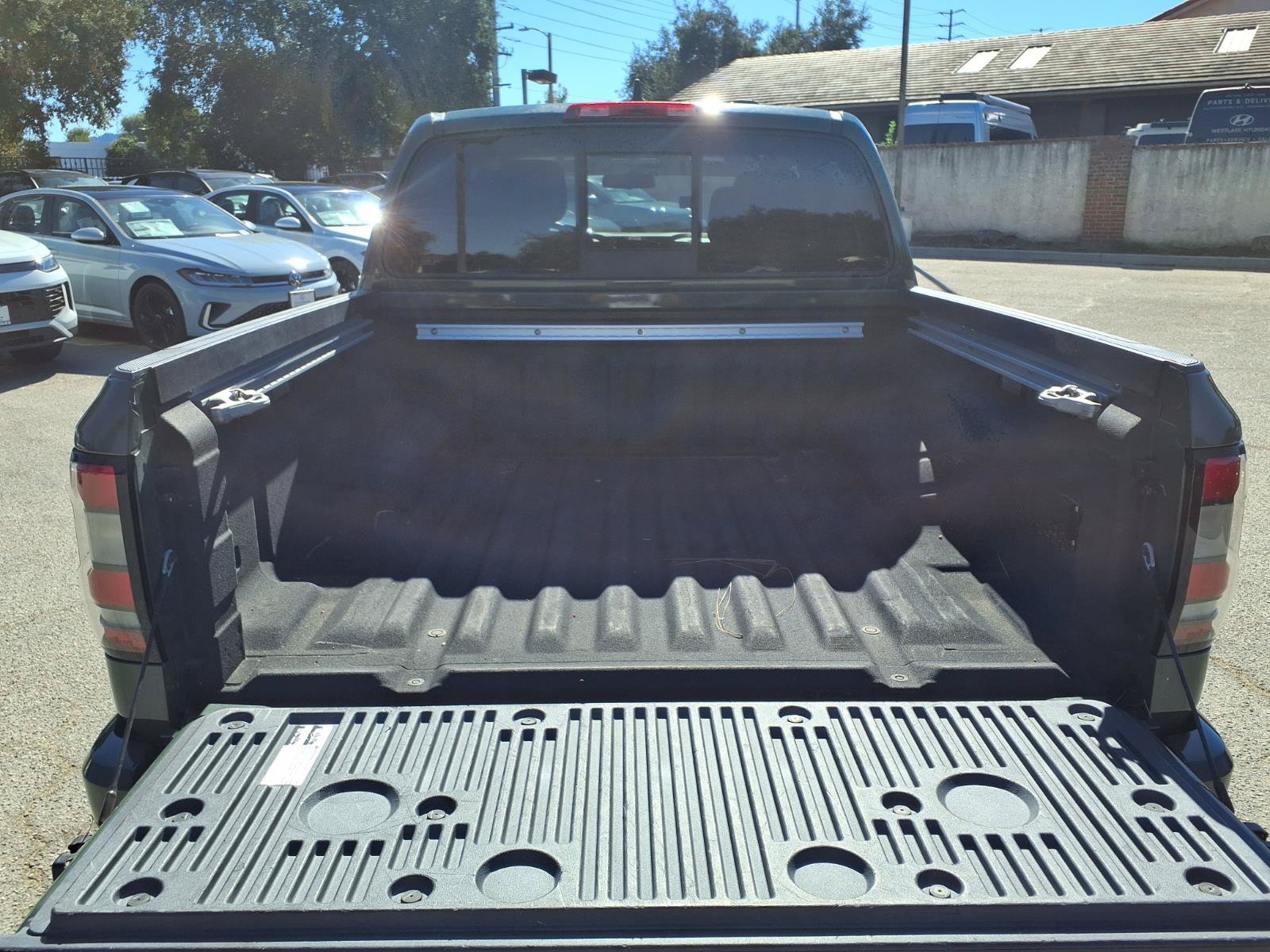 Used 2022 Nissan Frontier SV AWD/4WD image 8
