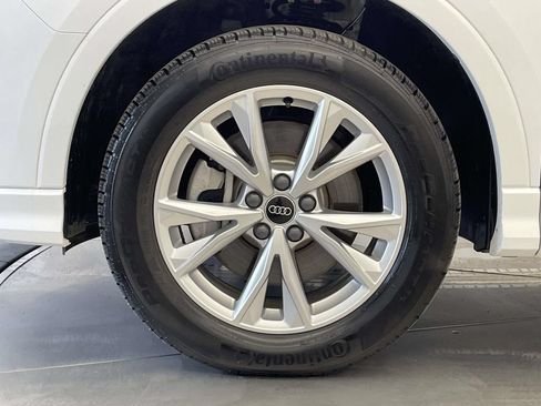 Certified 2025 Audi Q3 2.0T Premium w/ Convenience Package AWD/4WD image 11