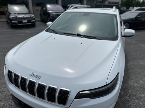 Used 2019 Jeep Cherokee Latitude Plus w/ Comfort/Convenience Group AWD/4WD image 9
