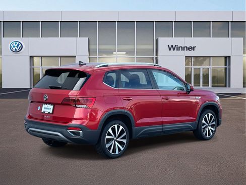 Used 2022 Volkswagen Taos SE image 6