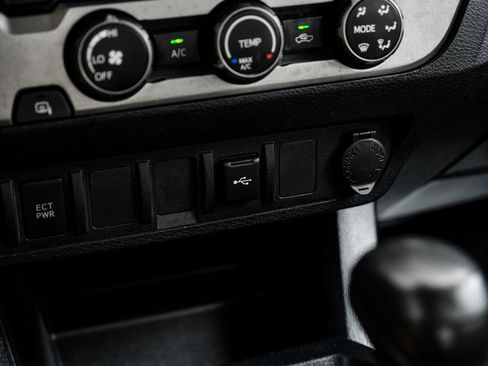 Used 2020 Toyota Tacoma SR w/ SR Convenience Package RWD image 25