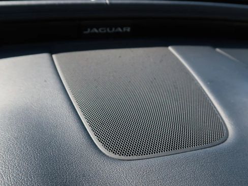 Used 2019 Jaguar XJ R-Sport image 33