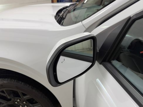 Used 2025 Ford Maverick Lobo AWD/4WD image 35