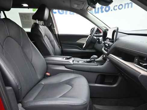 Used 2024 Toyota Grand Highlander AWD image 9