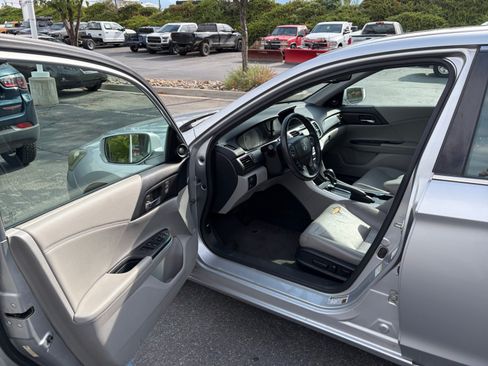 Used 2014 Honda Accord EX-L image 10