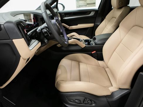 New 2026 Porsche Cayenne image 16