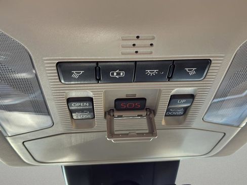 Used 2019 Toyota RAV4 Limited FWD image 39