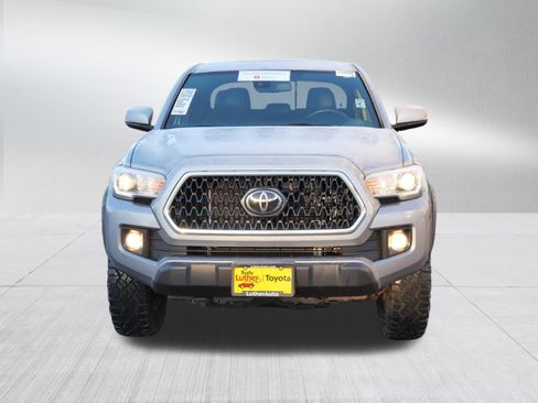 Certified 2018 Toyota Tacoma TRD Off-Road image 2