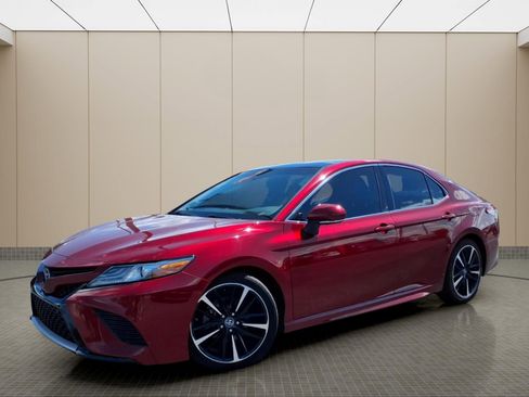 Used 2018 Toyota Camry XSE w/ Audio Package FWD image 2