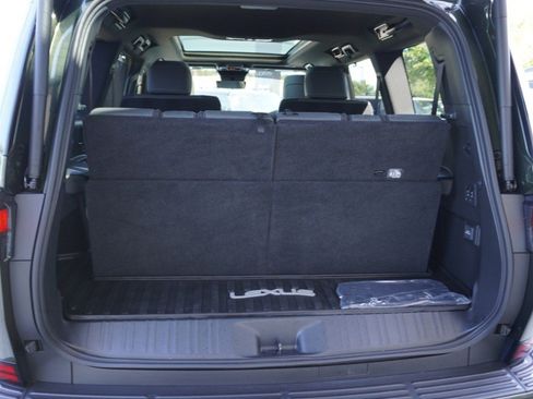Used 2025 Lexus GX 550 w/ Accessory Package (2T) AWD/4WD image 40