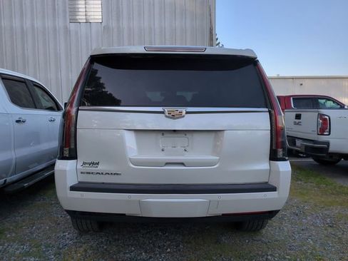 Used 2016 Cadillac Escalade Premium image 7