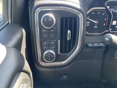 Certified 2021 GMC Sierra 1500 AT4 w/ AT4 Value Package AWD/4WD image 17