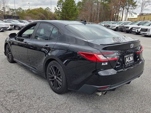 Used 2025 Toyota Camry SE image 10