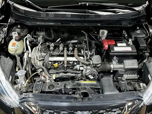 Used 2019 Nissan Kicks SR w/ Exterior Package FWD image 28