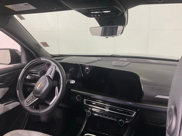 Used 2025 Chevrolet Traverse High Country AWD/4WD image 31