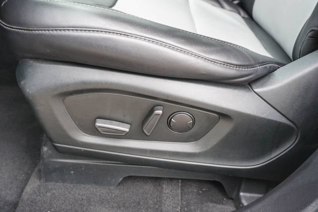 Used 2022 Ford Explorer XLT w/ Equipment Group 202A AWD/4WD image 12