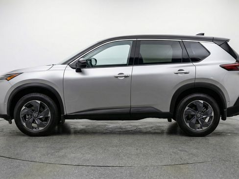 Used 2025 Nissan Rogue SV AWD/4WD image 5