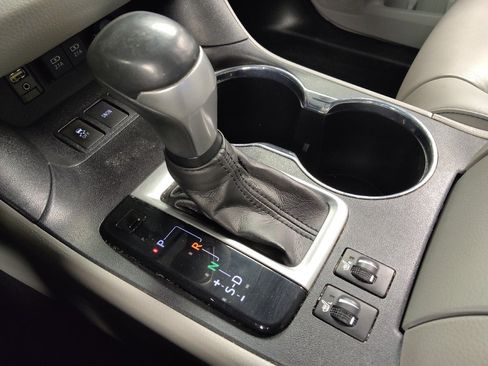 Used 2019 Toyota Highlander XLE image 26