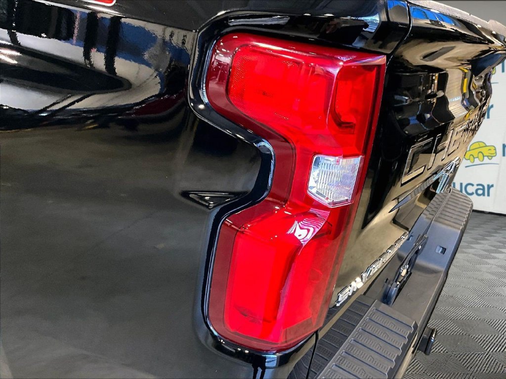 Used 2022 Chevrolet Silverado 1500 LT Trail Boss w/ Bed Protection Package AWD/4WD image 35