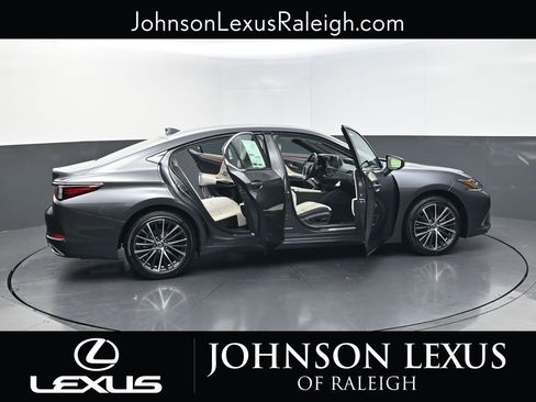 New 2025 Lexus ES 350 w/ Premium Package image 32