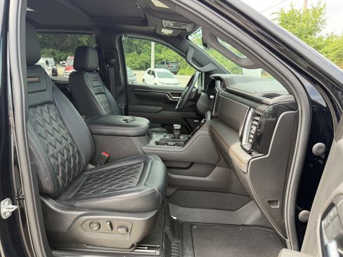 Used 2022 GMC Sierra 1500 AT4 w/ AT4 Premium Package AWD/4WD image 10