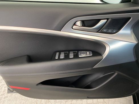 Used 2023 Genesis G70 3.3T image 11