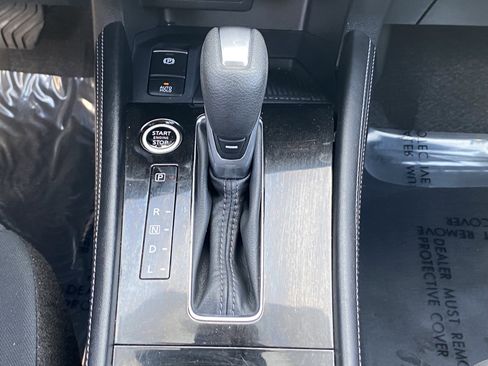 Certified 2024 Nissan Kicks SV image 25