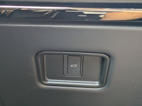 Used 2025 Land Rover Range Rover Sport S image 30