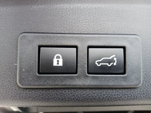Used 2023 Subaru Ascent Premium w/ Convenience Package AWD/4WD image 30