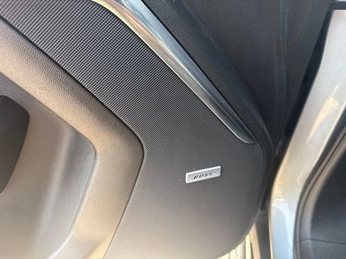 Used 2025 GMC Yukon XL Denali AWD/4WD image 12