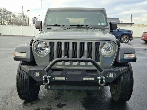 Used 2019 Jeep Wrangler Unlimited Sport S image 2