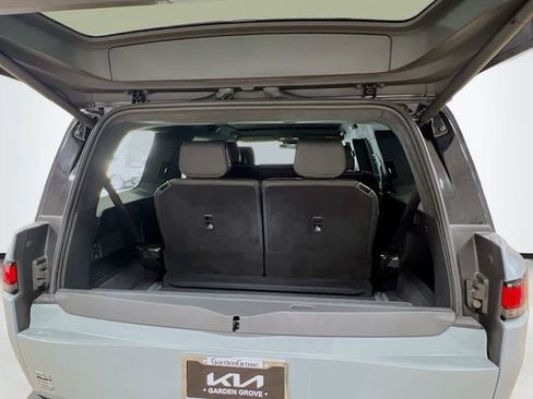 Used 2025 Rivian R1S Adventure image 27