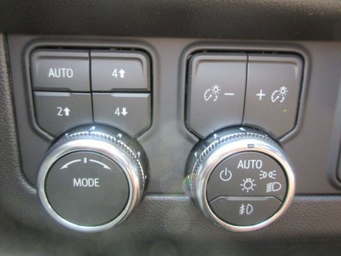 New 2026 GMC Yukon Elevation w/ Elevation Premium Package AWD/4WD image 17