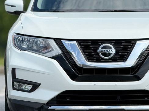 Used 2019 Nissan Rogue SV AWD/4WD image 14