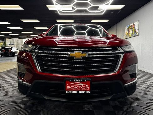 Used 2022 Chevrolet Traverse LT image 3