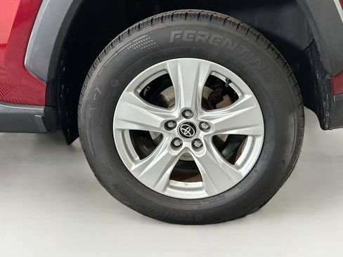 Used 2020 Toyota RAV4 XLE FWD image 11