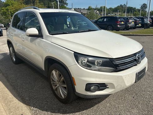 Used 2012 Volkswagen Tiguan SE image 4