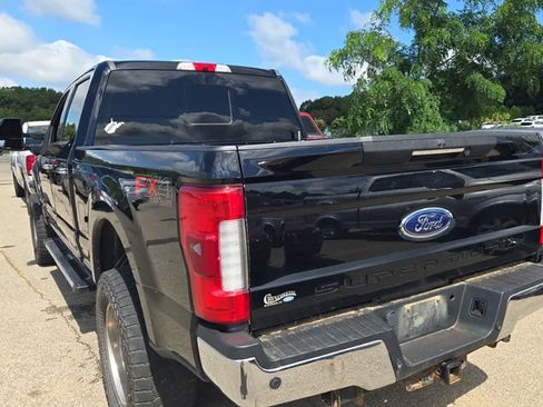 Used 2017 Ford F250 Lariat w/ Lariat Ultimate Package AWD/4WD image 2